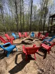 Hit the trail from the property! Game room, fire pit and 4 king suites - Chalets