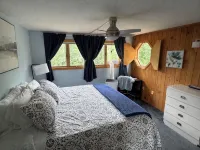 Modern Rustic townhouse close to everything NH! Work and play year round. - Wi-Fi