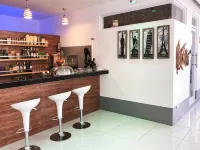 Rocca Del Garda Residences - bar