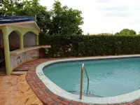 Tropical Court Hotel - 3-Star
