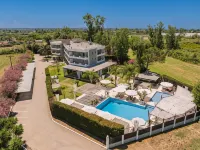 Amalias Hotel - Pools