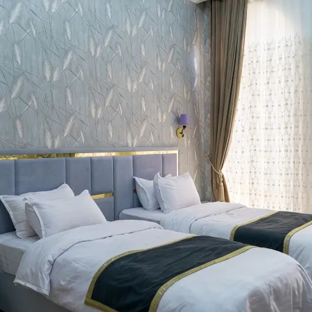 AYNIY Hotel