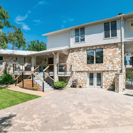 Perfect Family Paradise on Lake Travis with Pool