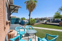 Downtown Renovated Apt w/ Free Parking & BBQ - 2-Star