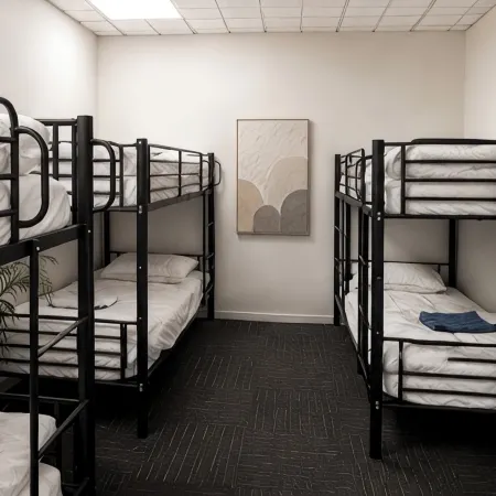 Brunsi Hostel