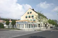 Zum Kirschbaum Hotels in Biebelried