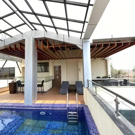 La Maison Royale South C