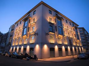 Nexus Valladolid Suites & Hotel