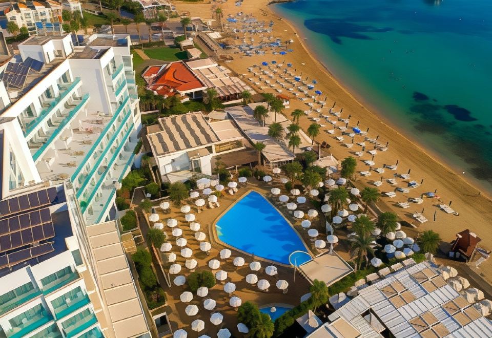 Vrissaki Beach Hotel