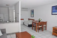 Palm Waters Holiday Villas فنادق في North Ward