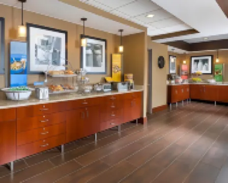 曼斯菲爾德/安大略希爾頓歡朋酒店 裏奇蘭縣酒店