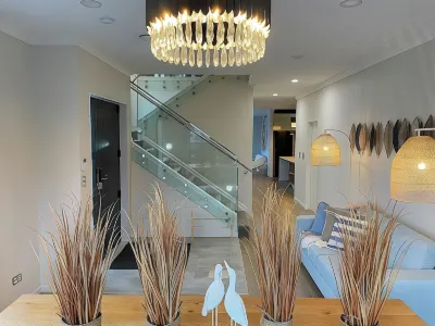 Flat Bush Holiday Accommodation Hotels in Flat Bush