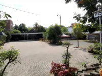 OYO 93278 Wisma Syariah Lahundape Hotel a Kambu