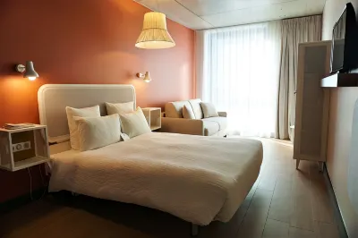 Okko Hotels Paris la Défense Hotels near Isee