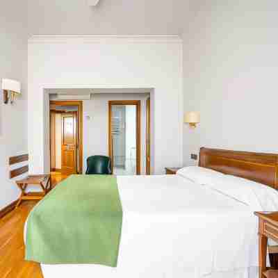 Hotel Hernan Cortes Rooms
