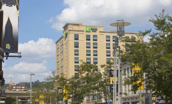 Holiday Inn Express & Suites Pittsburgh North Shore