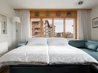 Ambassador I Apt 7