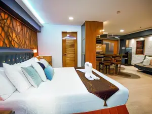 Clockworkorange Luxury Suites