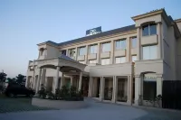 Ambrosia Sarovar Portico فنادق في روركي