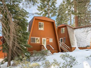 Chickaree by AvantStay A-Frame w Mountain Views