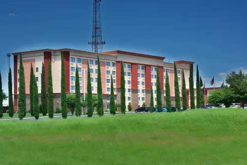 Lux Hotel & Spa, Trademark Collection by Wyndham Hotels in Arlington
