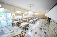 International House of Journalists Resort - breakfast