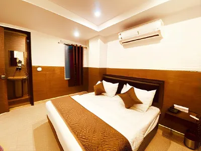 Hotel Golden Plam Tilak Nagar Market