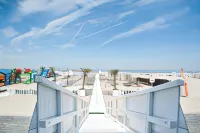 Beach Hotel Helios by CW Hotel Collection - Beach