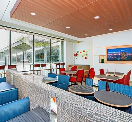Holiday Inn Express & Suites PITTSBURGH NORTH SHORE by IHG