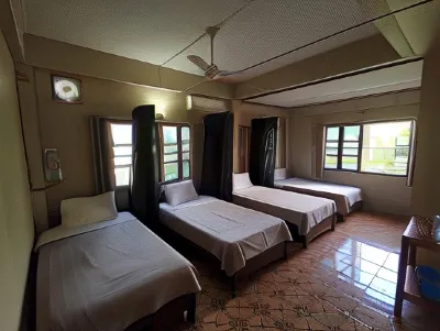 Manilath Guesthouse Hotels near ZHULIAN LAO BOKEO