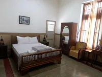 Ndalem Suratin Guesthouse Hoteles en Jetis