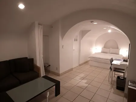 Villa Santorini Отели рядом с достопримечательностью «Tosa City Park»