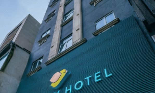 Canary Hotel