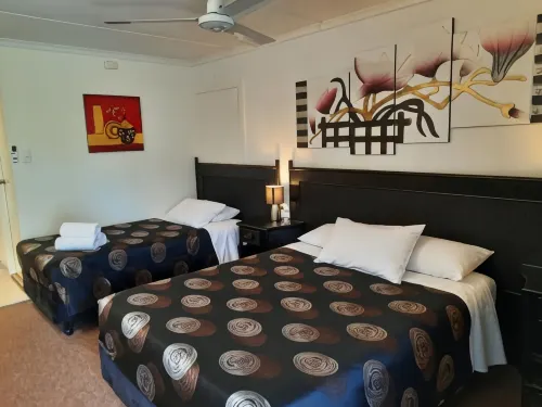 Flying Spur Motel - 2-Star