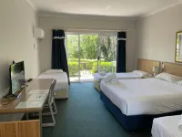 Seaside Garden Retreat Accommodation Hotel di Forresters Beach