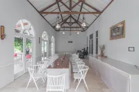 RedDoorz Resort Syariah Near d'Castello Ciater Subang