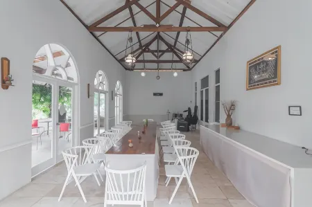 RedDoorz Resort Syariah Near d'Castello Ciater Subang