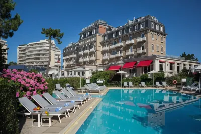 Hôtel Barrière le Royal la Baule Hotel dekat Aerospace Museum Peninsula Coast of Love
