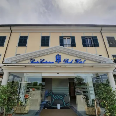 Santa Caterina Park Hotel فنادق في Sarzana