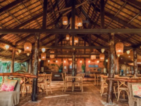 ฟลาวเวอร์ไอส์แลนด์ รีสอร์ท โรงแรมในTaytay