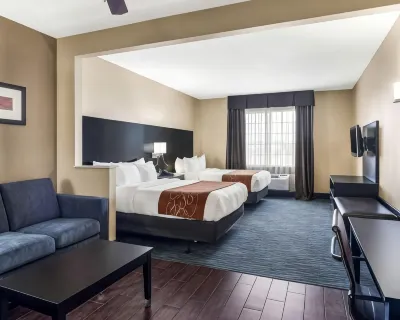 Comfort Suites Hotels near One Energy Square