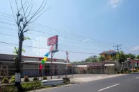 Travelista Homestay Near Gor Candradimuka Semarang Mitra RedDoorz فنادق في Gunung Pati