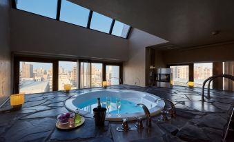 Hotel Love