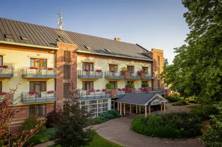 April Hotel Panorama