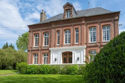 Le Manoir de la Belle Epoque Hotels in Maisnières