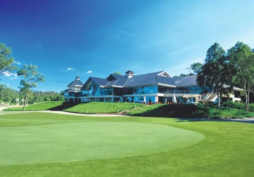 Riverside Oaks Golf Resort Hotels in Windsor