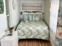 Cozy Cape Cottage Hotels in Brewster