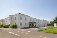 Ramada by Wyndham Cheltenham Hôtels à proximité de la Cheltenham Race Course