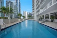 Luxurious Furnishings and Elegant Amenities - Lavish Modern Oasis 比斯坎灣住宿飯店