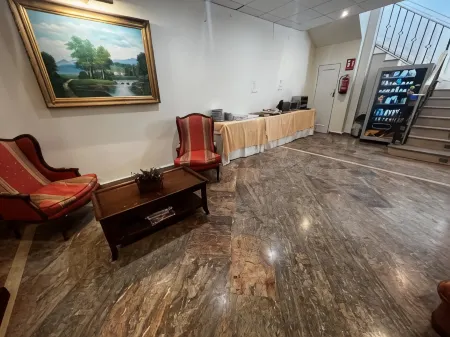 Hotel Plaza Mayor Отели в г. Меса-де-Оканья